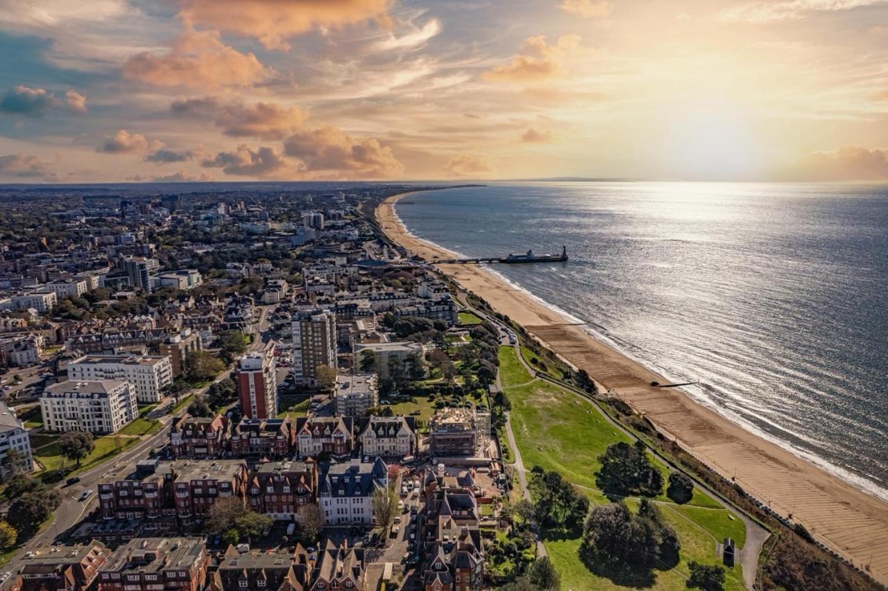Appartamento Sea Breeze - Pebbles Bournemouth Esterno foto